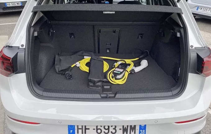 VOLKSWAGEN GOLF 1.5 eHybrid 204 DSG6 VW Edition photo 10 9433