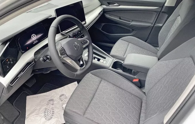 VOLKSWAGEN GOLF 1.5 eHybrid 204 DSG6 VW Edition photo 11 9433