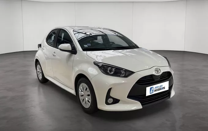 TOYOTA YARIS 70 VVT-i Dynamic Business extérieur trois quart avant droit 1103860