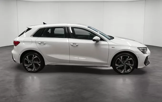 AUDI A3 Sportback TFSI e Hybride rechargeable 204 S tronic 6 S line extérieur côté gauche 2131831
