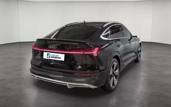 AUDI E-TRON Sportback 55 quattro 408 ch S line extérieur trois quart arrière droit 2132664