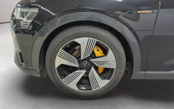 AUDI E-TRON Sportback 55 quattro 408 ch S line photo 9 2132664