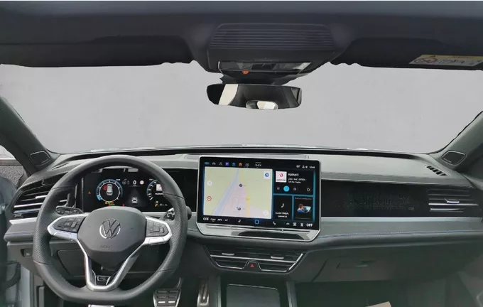 VOLKSWAGEN PASSAT 1.5 eTSI OPF 150 DSG7 R-Line extérieur trois quart avant droit 2125672