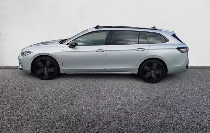 VOLKSWAGEN PASSAT 1.5 eTSI OPF 150 DSG7 R-Line extérieur trois quart arrière gauche 2125672