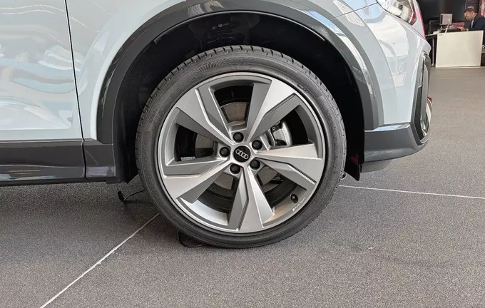 AUDI Q2 35 TFSI 150 S tronic 7 S line Plus photo 9 9460