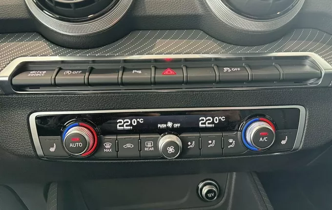 AUDI Q2 35 TFSI 150 S tronic 7 S line Plus photo 14 9460