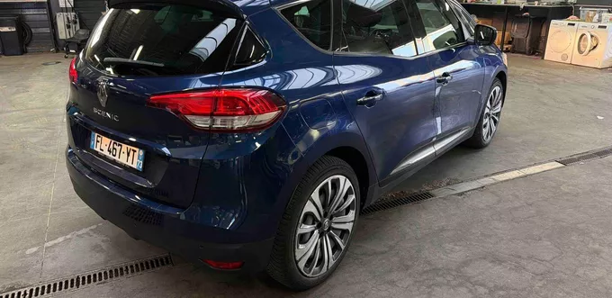 RENAULT SCENIC TCe 115 FAP Trend extérieur trois quart arrière droit 213661