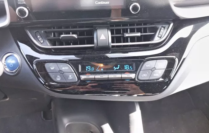TOYOTA C-HR Hybride 1.8L Dynamic photo 14 1103510