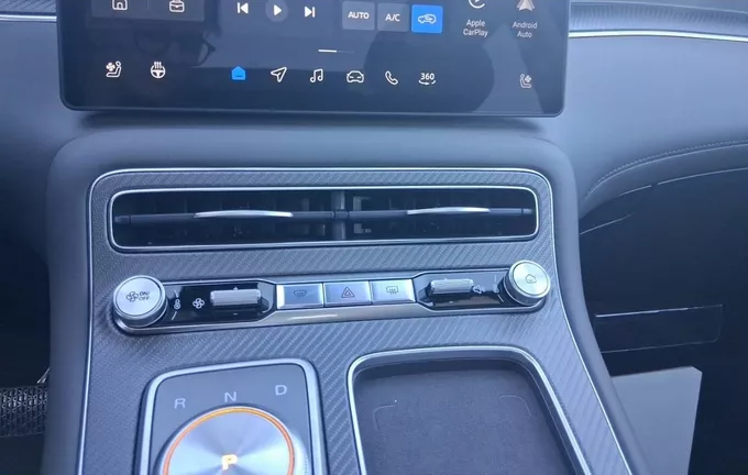 MG MGS6 EV MGS6 EV Luxury photo 14 9892