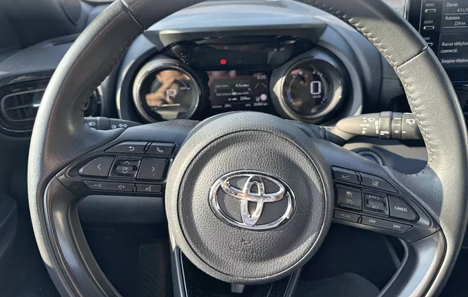 TOYOTA YARIS Hybride 116h Collection photo 12 1103628