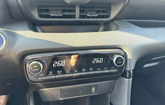 TOYOTA YARIS Hybride 116h Collection photo 14 1103628