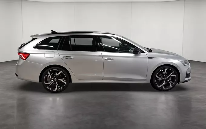 SKODA OCTAVIA Combi 2.0 TDI 150 ch SCR DSG7 Sportline extérieur côté droit 2131907