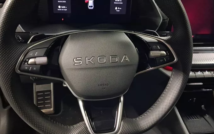 SKODA OCTAVIA Combi 2.0 TDI 150 ch SCR DSG7 Sportline photo 12 2131907