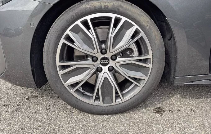 AUDI A5 Avant e-hybrid 299 ch S tronic 7 Quattro S line photo 9 8848