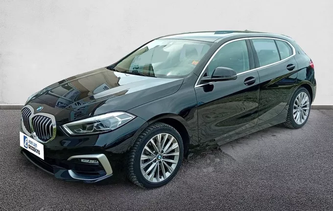 BMW SERIE 1 120d xDrive 190 ch BVA8 Luxury extérieur trois quart avant gauche 560541