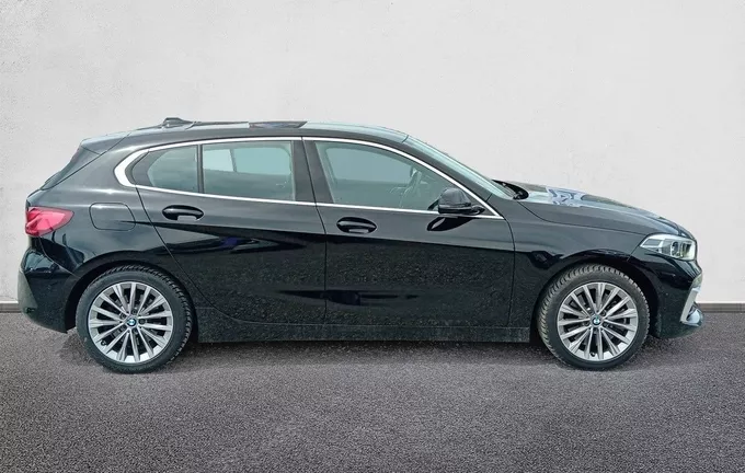 BMW SERIE 1 120d xDrive 190 ch BVA8 Luxury extérieur côté droit 560541