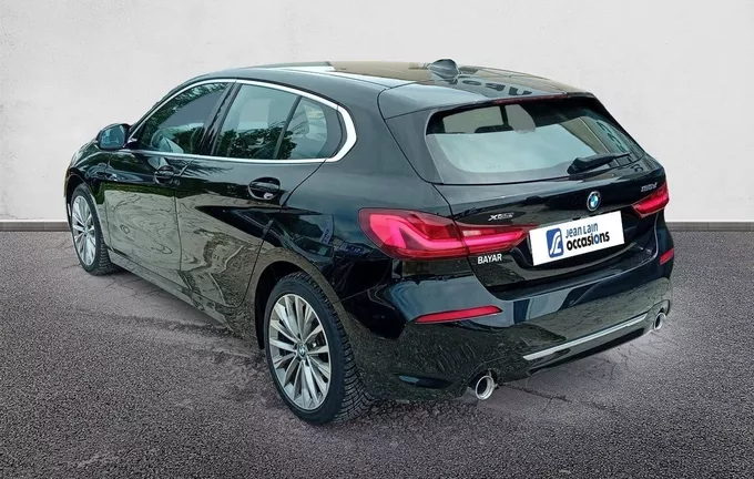 BMW SERIE 1 120d xDrive 190 ch BVA8 Luxury extérieur trois quart arrière gauche 560541