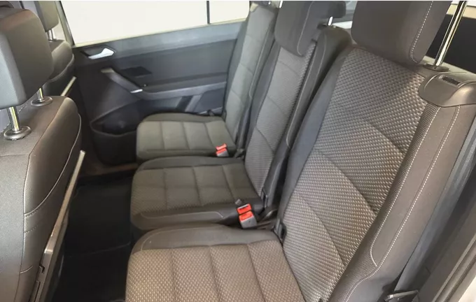 VOLKSWAGEN TOURAN 2.0 TDI 150 7pl Lounge Business extérieur arrière 213400