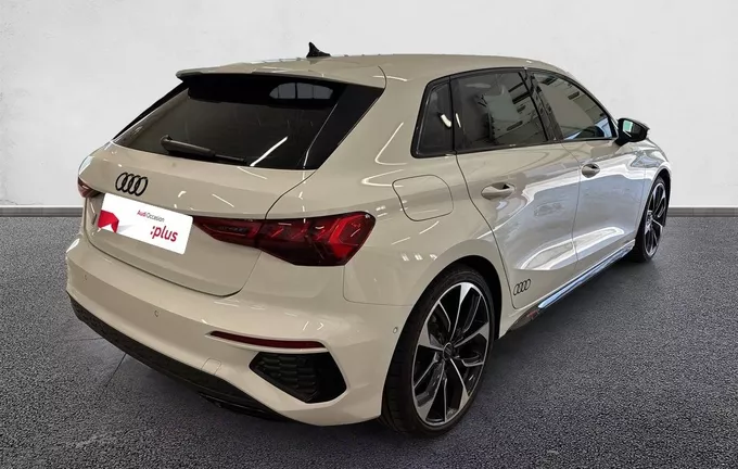 AUDI A3 Sportback TFSI Mild Hybrid 150 S tronic 7 S line extérieur trois quart arrière droit 2129694