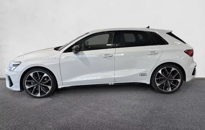 AUDI A3 Sportback TFSI Mild Hybrid 150 S tronic 7 S line extérieur côté gauche 2129694