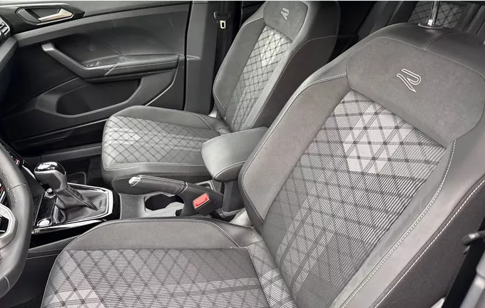 VOLKSWAGEN T-CROSS 1.0 TSI 116 Start/Stop DSG7 R-Line Edition extérieur trois quart arrière droit 2126964
