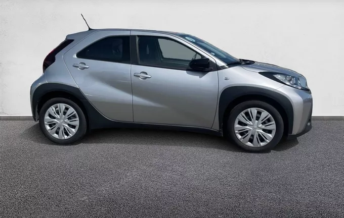 TOYOTA AYGO X 1.0 VVT-i 72 Dynamic extérieur côté droit 1103419
