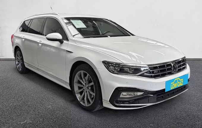 VOLKSWAGEN PASSAT SW 2.0 TDI EVO SCR 150 DSG7 R-Line extérieur trois quart avant droit 213509