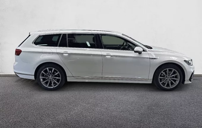 VOLKSWAGEN PASSAT SW 2.0 TDI EVO SCR 150 DSG7 R-Line extérieur côté droit 213509