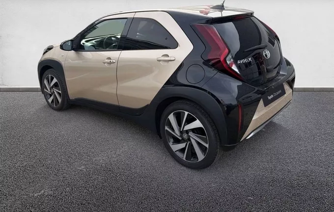 TOYOTA AYGO X 1.0 VVT-i 72 Collection extérieur trois quart arrière gauche 1103903