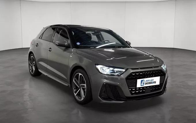 AUDI A1 Sportback 30 TFSI 116 ch S tronic 7 S Line extérieur trois quart avant droit 2132484