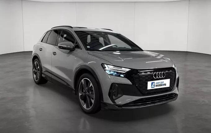AUDI Q4 E-TRON 45 285 ch 82 kWh extérieur trois quart avant droit 2133063