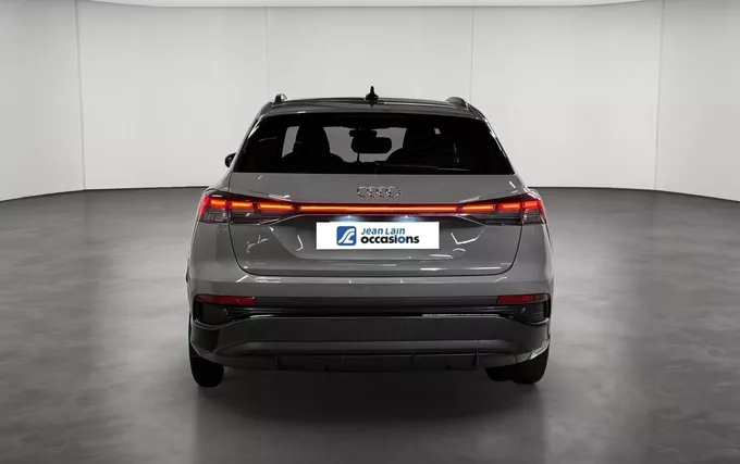 AUDI Q4 E-TRON 45 285 ch 82 kWh extérieur arrière 2133063