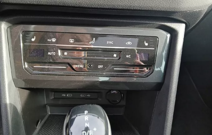 VOLKSWAGEN TIGUAN 1.4 eHybrid 245ch DSG6 Elegance photo 14 2124799