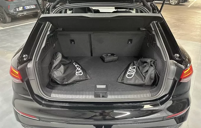 AUDI A3 Sportback TFSI e Hybride rechargeable 204 S tronic 6 Design photo 10 5401