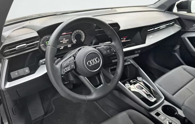AUDI A3 Sportback TFSI e Hybride rechargeable 204 S tronic 6 Design photo 11 5401