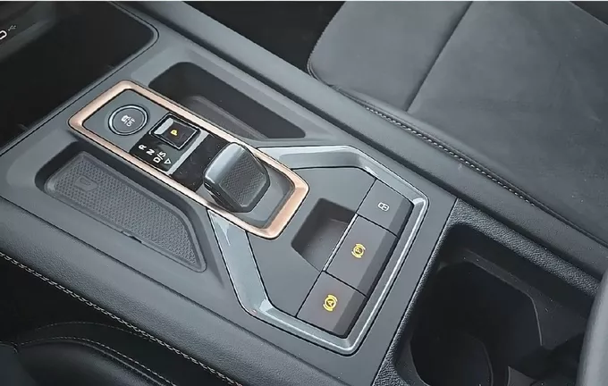 CUPRA LEON 1.5 eTSI Hybrid 150 ch DSG7 V photo 16 1165