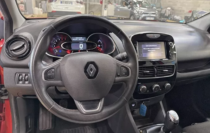 RENAULT CLIO TCe 90 Trend photo 12 212828