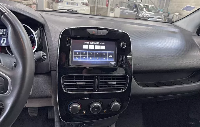 RENAULT CLIO TCe 90 Trend photo 15 212828