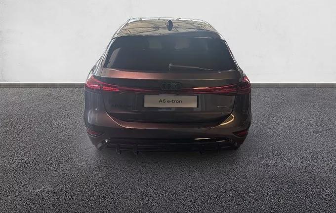 AUDI A6 E-TRON Avant Quattro S line extérieur côté droit 7892