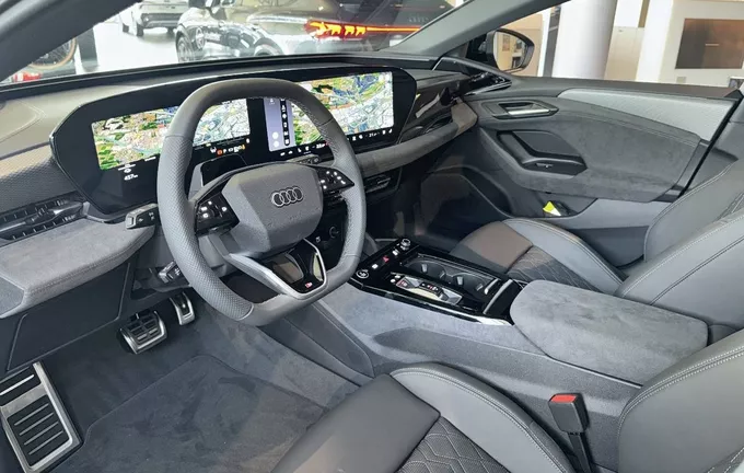 AUDI A6 E-TRON Avant Quattro S line photo 10 7892
