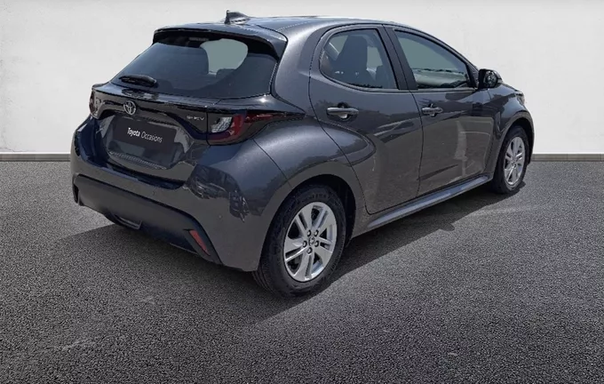 TOYOTA YARIS Hybride 116h Dynamic Business extérieur trois quart arrière droit 1103572