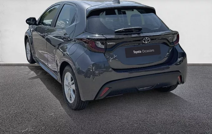 TOYOTA YARIS Hybride 116h Dynamic Business extérieur trois quart arrière gauche 1103572