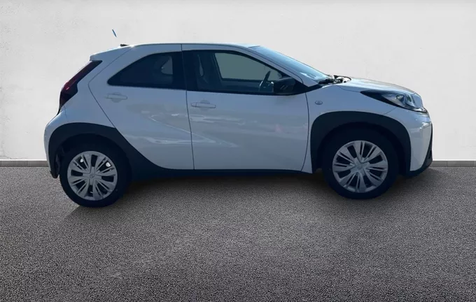 TOYOTA AYGO X 1.0 VVT-i 72 Dynamic extérieur côté droit 1103555