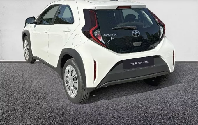 TOYOTA AYGO X 1.0 VVT-i 72 Dynamic extérieur trois quart arrière gauche 1103555