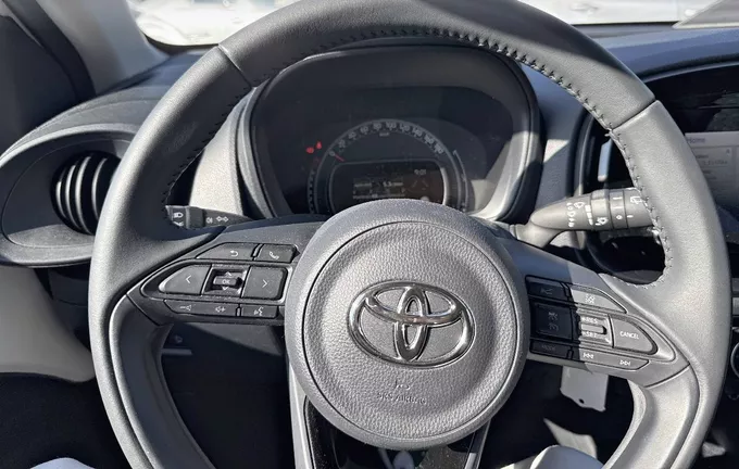 TOYOTA AYGO X 1.0 VVT-i 72 Dynamic photo 12 1103555