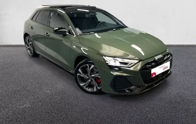 AUDI A3 Sportback TFSI e Hybride rechargeable 272 S tronic 6 S line extérieur trois quart avant droit 2126596