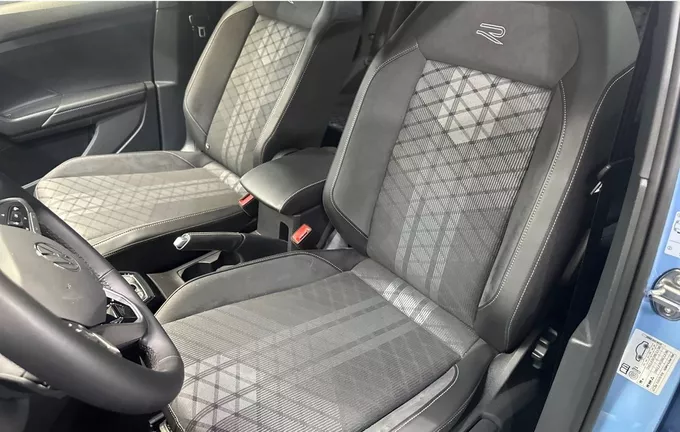 VOLKSWAGEN T-CROSS 1.0 TSI 116 Start/Stop DSG7 R-Line Edition extérieur trois quart arrière droit 2128274
