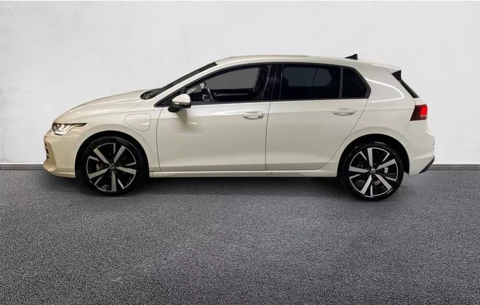 VOLKSWAGEN GOLF 1.5 eHybrid 204 DSG6 VW Edition extérieur trois quart arrière gauche 2125343