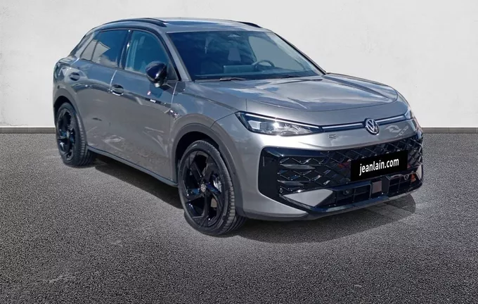 VOLKSWAGEN T-ROC 1.5 eTSI EVO2 Hybrid 150 ch DSG7 R-Line extérieur trois quart avant droit 6535