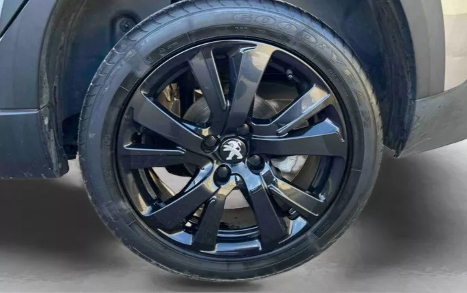 PEUGEOT 2008 PureTech 110ch S&S EAT6 GT Line photo 9 213724